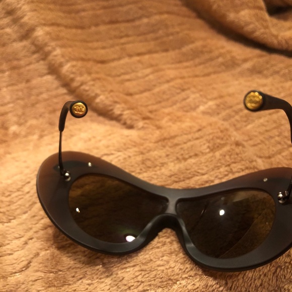 Authentic Chanel Y2K Sunglasses - Picture 6 of 8